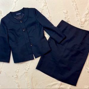Sleek Professional Navy Sz8 Evan Picone Skirt Suit